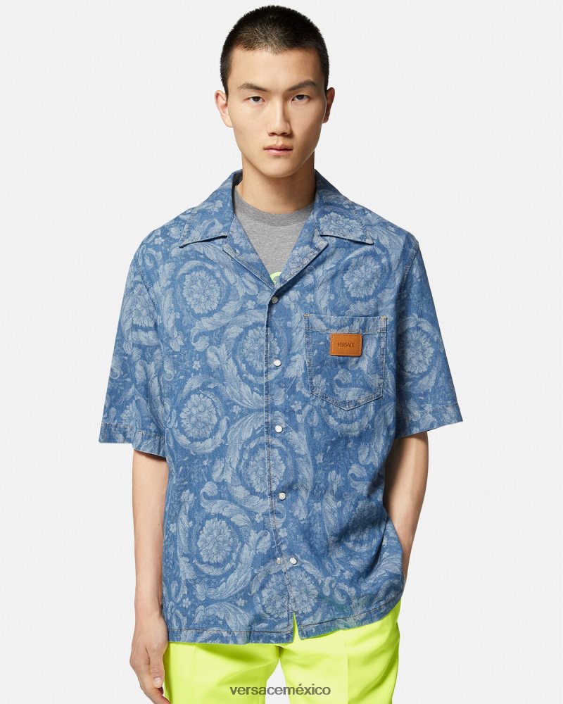 Versace camisa vaquera con silueta barroca Plano ropa hombres 84626J1298