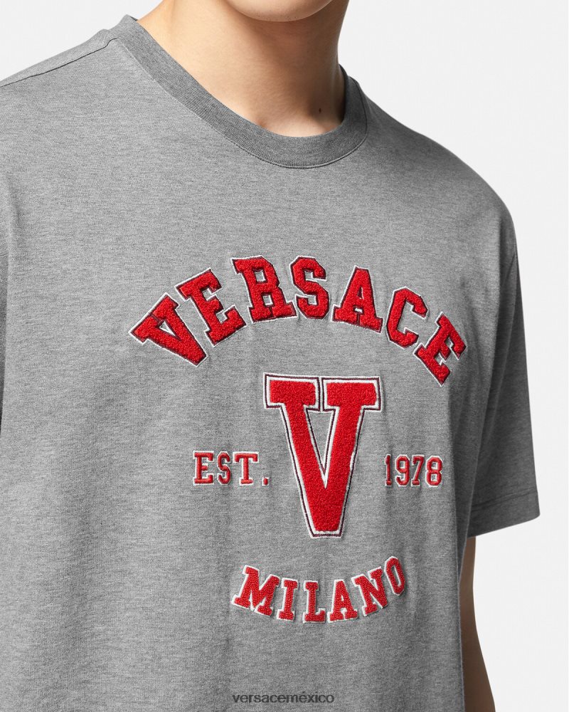 Versace camiseta con logo universitario gris ropa hombres 84626J1403
