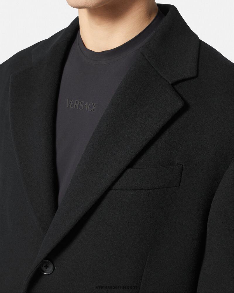 Versace abrigo de lana con botonadura simple negro ropa hombres 84626J1245