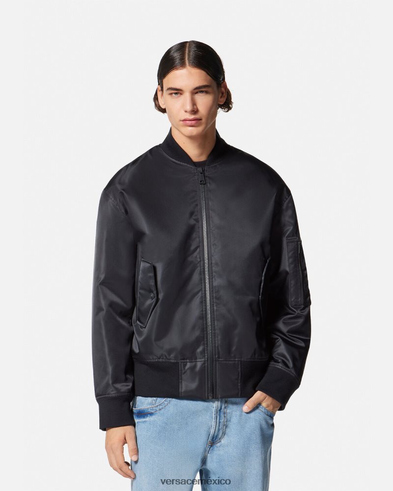 Versace chaqueta bomber con emblema en V negro ropa hombres 84626J2418