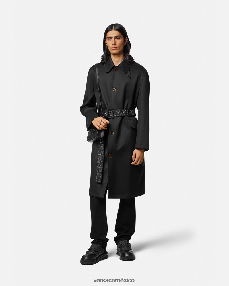 Versace gabardina con tachuelas negro ropa hombres 84626J1254