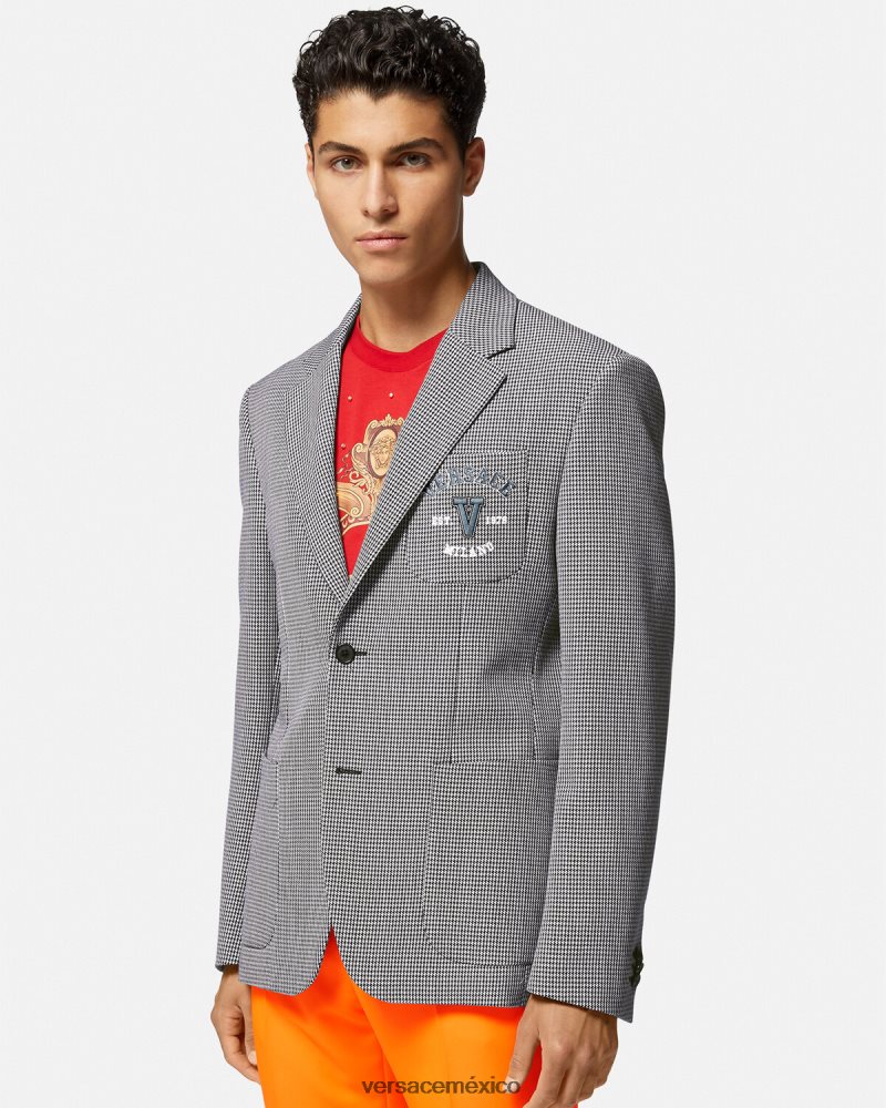 Versace blazer universitario con logo de pata de gallo blanco negro ropa hombres 84626J1278