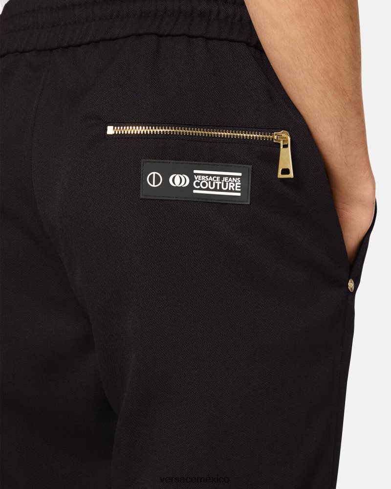 Versace pantalones deportivos con emblema en V negro ropa hombres 84626J2367