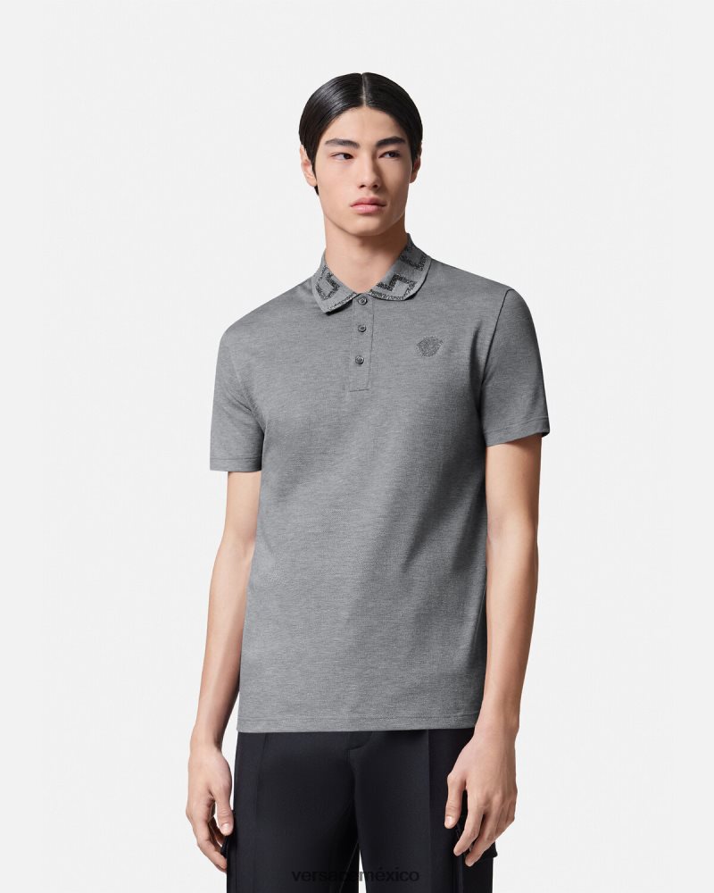 Versace playera tipo polo con greca gris ropa hombres 84626J1358