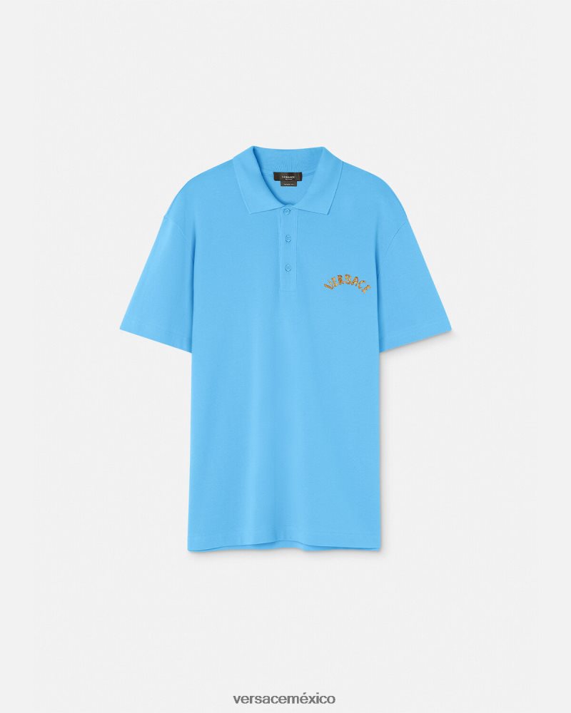 Versace playera tipo polo con logo barroco y conchas marinas azul claro ropa hombres 84626J1362