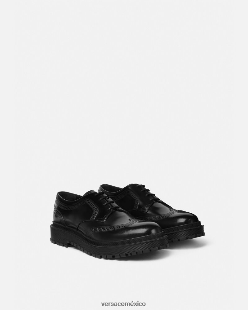 Versace zapatos derby con greca negro zapato hombres 84626J1559