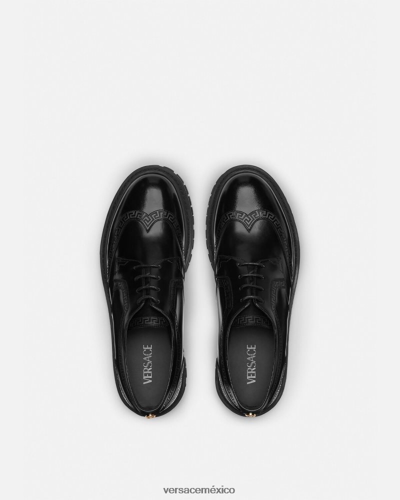 Versace zapatos derby con greca negro zapato hombres 84626J1559