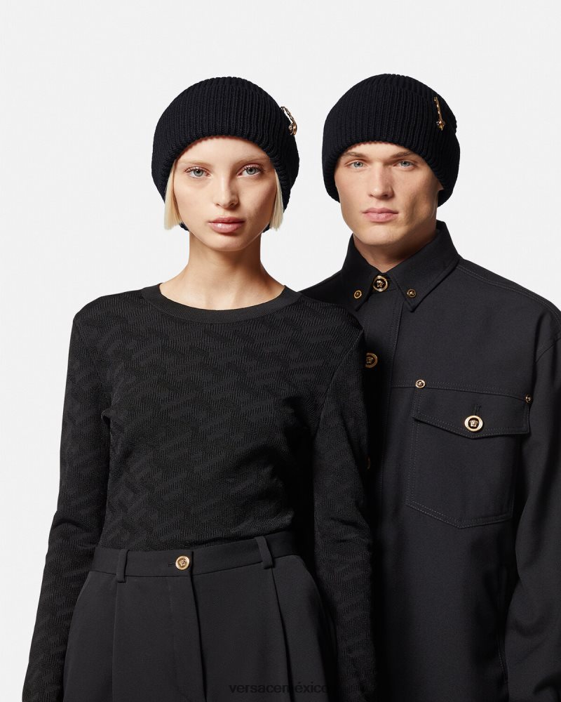 Versace gorro de canalé con imperdible negro accesorios mujer 84626J882