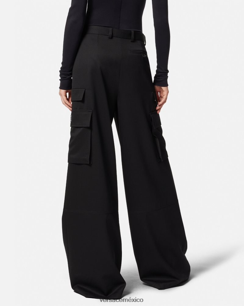 Versace pantalones cargo con logo negro ropa mujer 84626J201