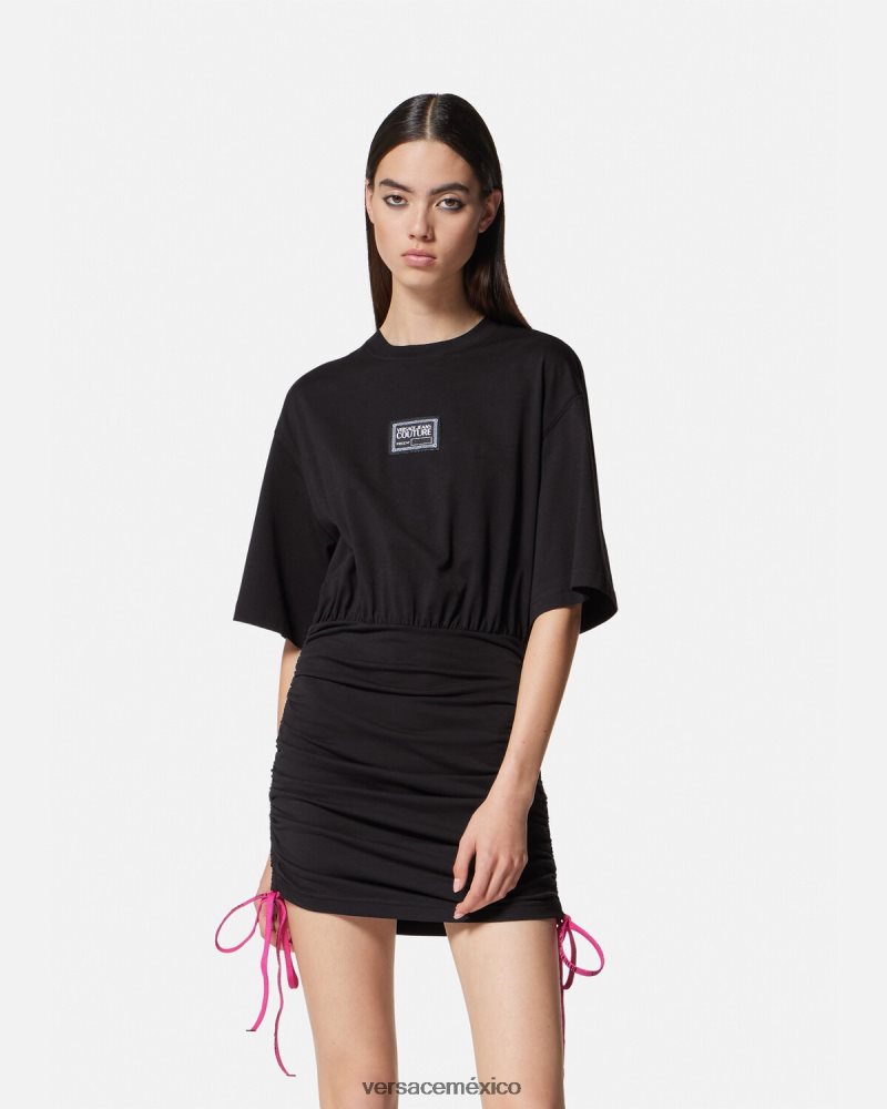 Versace vestido tipo camiseta con logo y número de pieza negro ropa mujer 84626J2192
