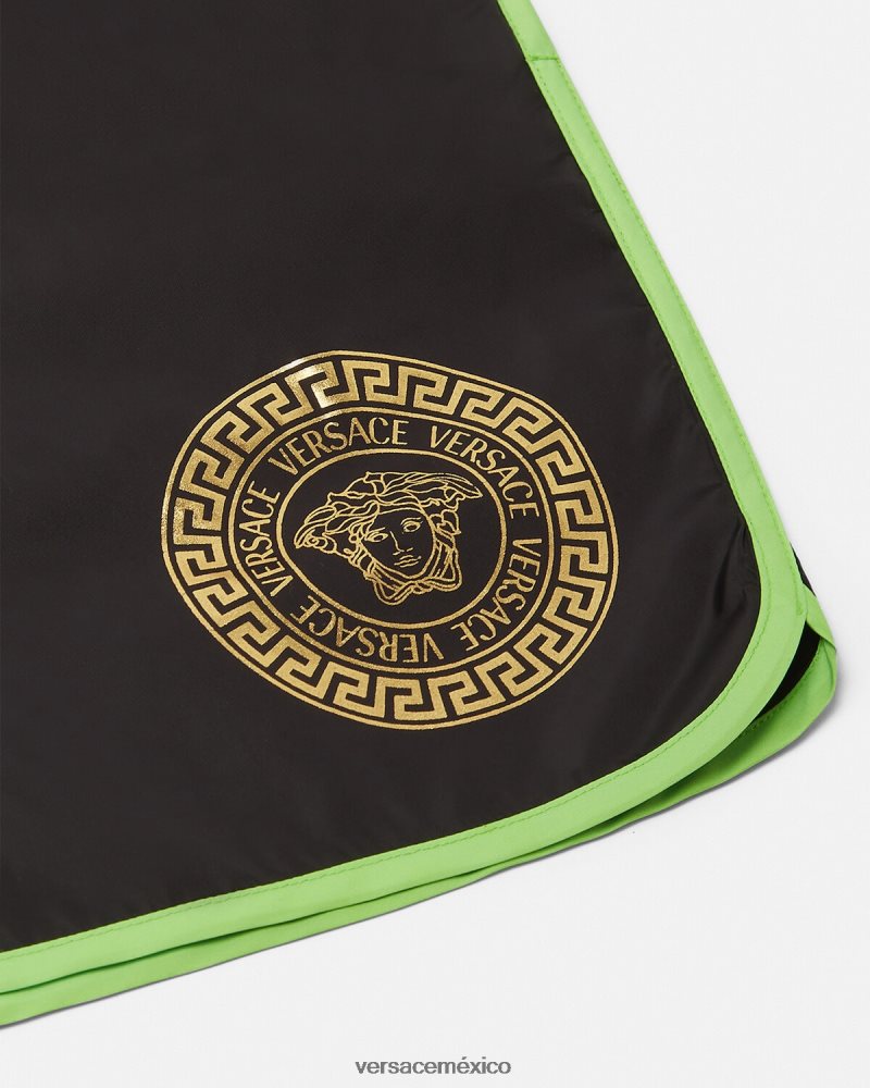 Versace shorts de baño con medusa menta y negro ropa niños 84626J2112